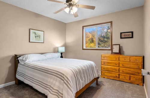 Coralville House | Roomy Hangout-4 bedroom home close to everything
