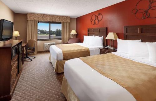 Dickinson Hotel | Roosevelt Grand Dakota SureStay Collection by Best Western