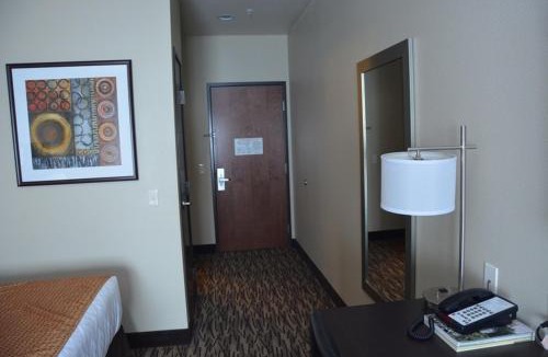 Watford City Hotel | Roosevelt Inn & Suites