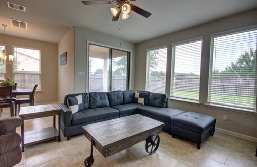 Rosenberg House | Roseberg/Suglarland 3-BR - Extended Stay 30 days