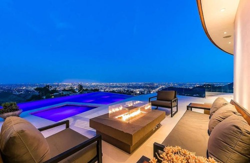 Hollywood Hills Villa | Rouge Elite
