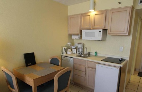 South Padre Island Condo | Royale Beach & Tennis Resort Elegant 2BR Condo with Outdoor Pool