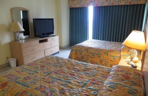 South Padre Island Condo | Royale Beach & Tennis Resort Cozy 2BR Condo with Spa Tub