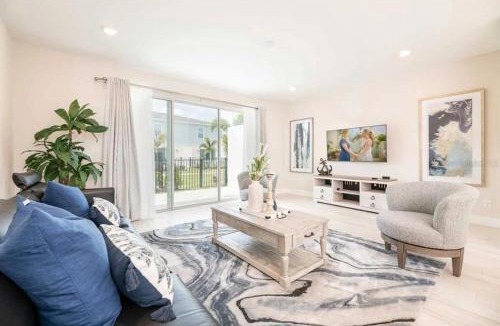 Reunion Apartment | RR7909PG - 8 guests - 5 miles from Disney