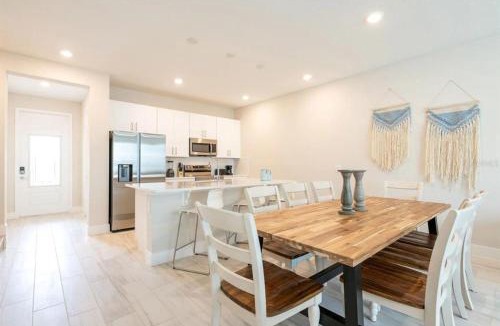 Reunion Apartment | RR7909PG - 8 guests - 5 miles from Disney