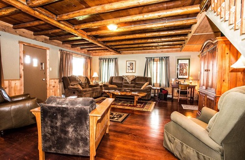 Sheridan Cabin | Ruby Valley Lodge; Log Lodge nestled near Downtown Sheridan Montana