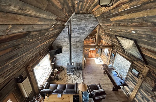 Dubois Cabin | Rustic cabin high in the mountains close to Yellowstone, Tetons and Jackson Hole