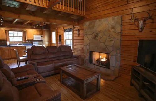 West Lafayette Cabin | Rustic Cabin Near Purdue University