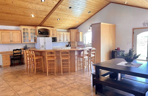 Lapoint Cabin | Rustic Log Cabin Retreat