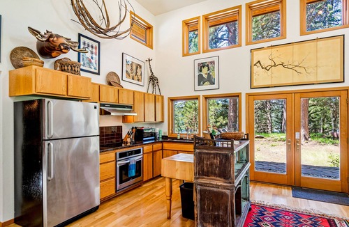 Harrison House | Rustic-modern home in forest overlooking Lake Coeur d’Alene with W/D & AC