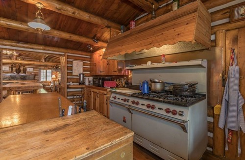 Ennis House | Rustic Montana cabin w/Jack Creek Access & catch and release fishing - T-Lazy-B Ranch