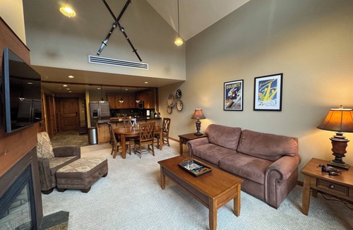 Kellogg Condo | Rustic Penthouse Condo with Large Community Spa Room.
