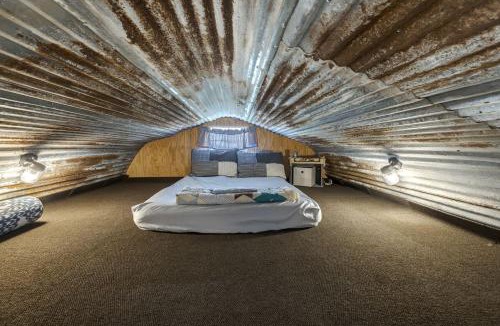 Mountain Home House | Rustic Ranch Hideaway Cabin with Stargazing & Sunset Views near Kerrville in Mountain Home, Texas