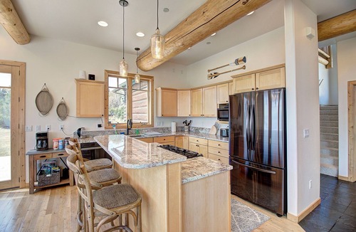 Dayton House | Rustic Retreat on Flathead Lake