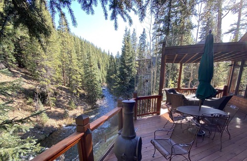 Blue River House | Rustic Riverfront Home 4 miles from Breckenridge