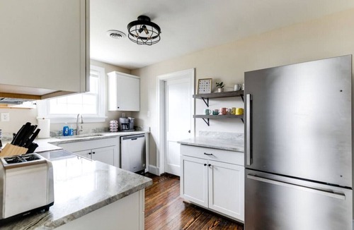 Mosby House | RVA Cottage Cozy & Spacious Near Downtown