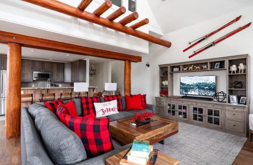 Saddle Ridge Apartment | Saddle Ridge D1 by Moonlight Basin Lodging