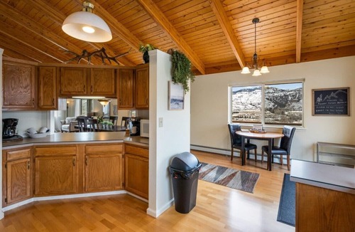 Gardiner House | Saddle Ridge Retreat