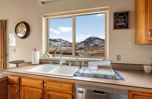 Gardiner House | Saddle Ridge Retreat