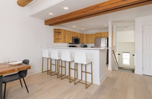 Saddle Ridge House | Saddle Ridge Ski in/Ski out condo, private hot tub