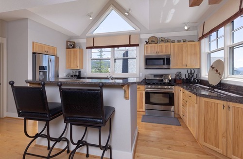 Saddle Ridge House | Saddle Ridge U2- Ski-in/out Luxury w/2 King Suites, Privacy, Mtn Views, Hot Tub