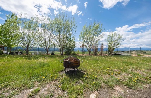 Eureka Cabin | Saddlehorn Ridge Cabin - Firepit|Fireplace|Views