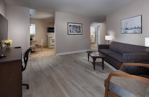 Burbank Hotel | Safari Inn Burbank/Universal, a Coast Hotel