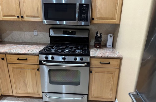 Granada Hills South House | Safe clean
