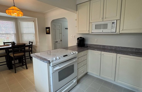 Huntington Woods House | Safe Haven Bungalow Quiet Community Near Everything