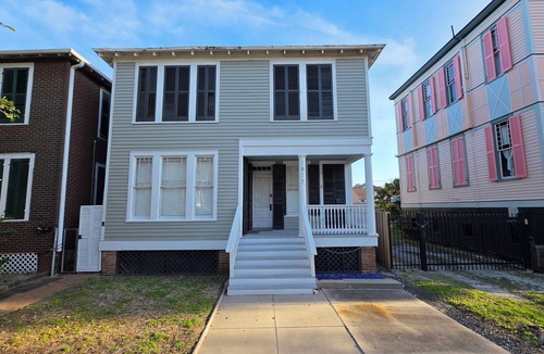 Galveston Apartment | Sail La Víe - 1/1 King with full kitchen - EEHD - Walk Downtown or Cruises