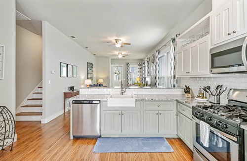 Sailhouse House | Sailhouse home with private beach, fishing pier, covered decks, & shared pool