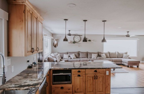 Salmon Other | Salmon Gathering Place sleeps 35 + perfect for reunions.retreats.events