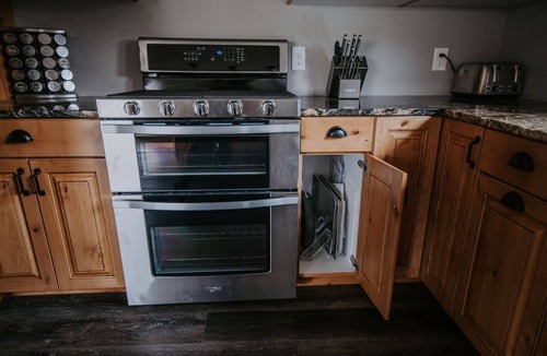 Salmon Other | Salmon Gathering Place sleeps 35 + perfect for reunions.retreats.events
