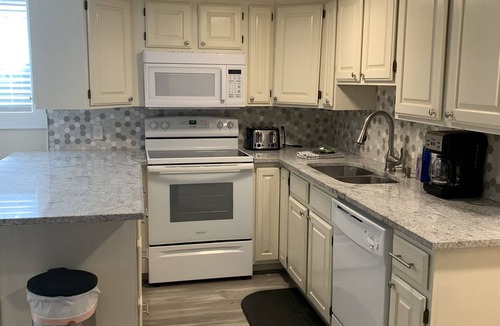 Cottonwood Heights House | Salt Lake City Cottonwood Heights Apt. 3 bed 1 Bath Great Ski Spot Sleeps 6