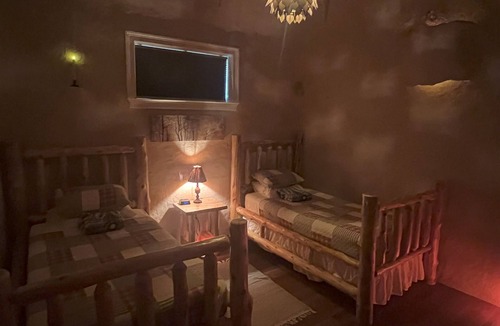 White Sulphur Springs Cabin | Salty Queen Salt Lodge