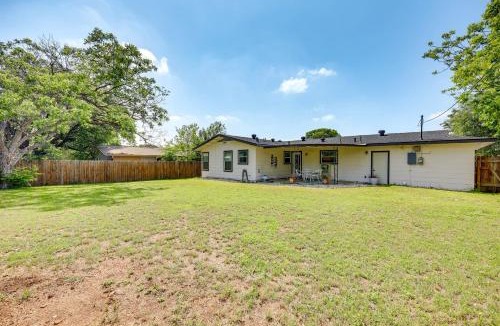 Shearer Hills - Ridgeview House | San Antonio Home, 2 Mi to Airport - Pets Welcome!