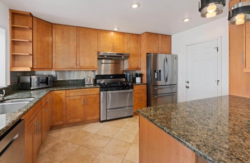 Loma Portal House | San Diego Coastal Home With Downtown Views! 5 Bedroom Home by RedAwning
