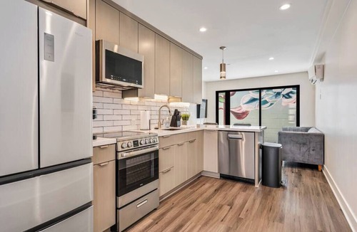 Point Loma House | San Diego! Sleeps 12! Walk to Restaurants! 3 decks