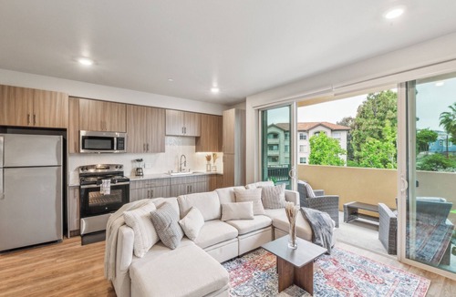 Stockton Apartment | San Diego Stunner! Spacious 3-Bedroom, 2-Bath apartment in delightful with, AC.