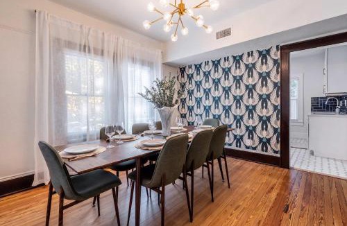 University Heights House | Sanctuary on 3rd - Walk to UF , Parking , Grill