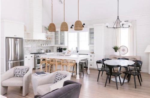 Cinnamon Shore House | Sand In My Boots 303 HI