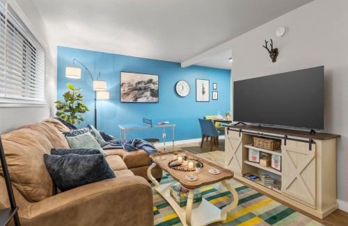 Central Arlington Apartment | Sapphire 1BD AT and T Walkable