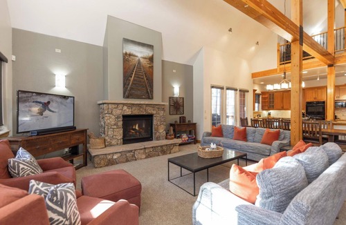 Peak 8 House | Sawmill Run Lodge: Pet-Friendly, Walk to Peak 8, Hot Tub, Grill, Shuttle