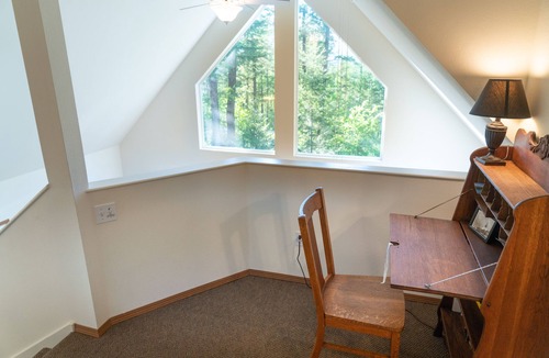 West Glacier House | Scenic House Located At The Doorstep to West Glacier National Park Entrancen