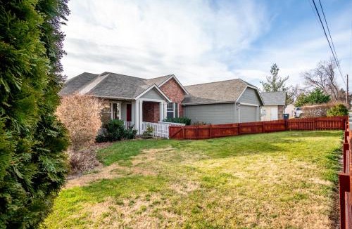 College Place House | Scenic View Landing