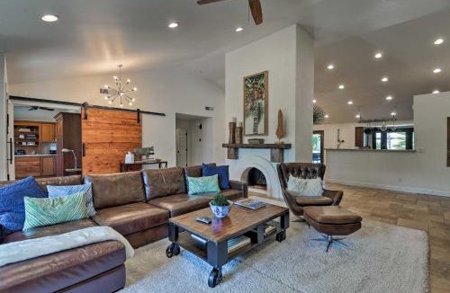 Buenavante House | Scottsdale Oasis with Outdoor Bar and Pool!