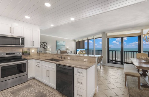 Port Aransas Condo | Sea Gull #1008: Beachfront 2 Bedroom 2 Bathroom With Spectacular Views and 24 Hour Management