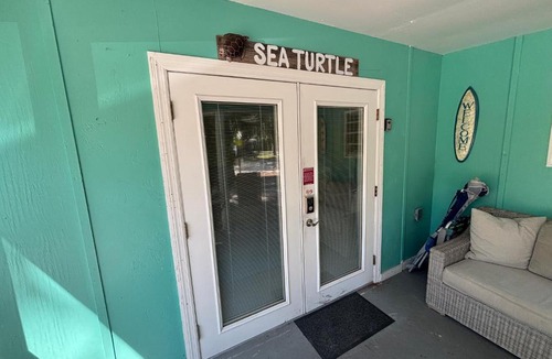 Bonita Shores Apartment | Sea Turtle - Fresh Spacious Cottage W&D Kit 1.3 Mi to Beach