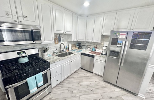 Clinton Township House | Seafarers Ranch by Lake St Clair! King bed w wifi+