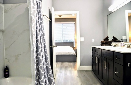 Sealy Apartment | Sealy Wonderful Apartment - 2/2 with Pool in Sealy